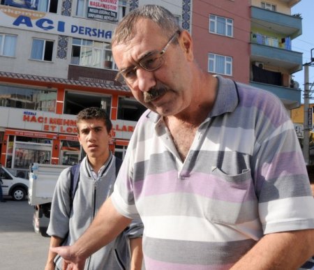Tarlasını sattı, 9 bin lirayı altın görünümlü 5 liralık çakmağa verdi