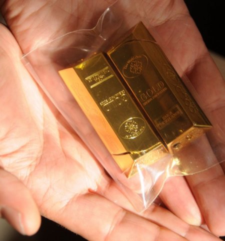 Tarlasını sattı, 9 bin lirayı altın görünümlü 5 liralık çakmağa verdi