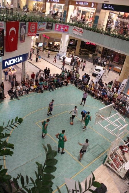 Tarsu'da Streetball Cumhuriyet Kupası heyecanı yaşandı