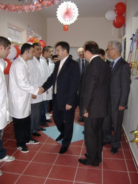 Tarsus Kapalı Cezaevi'nde Kuaförlük Kursu Açıldı