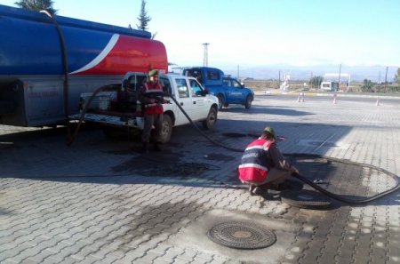Tarsus’ta 20 bin litre kaçak akaryakıt ele geçirildi