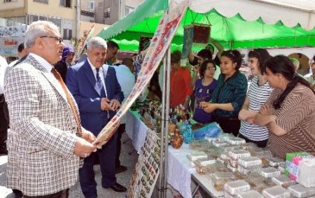 Tarsus'ta engelliler ‘Engel Değiliz, Üretiyoruz’ sloganıyla kermes açtı