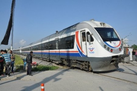 Tarsus’ta hemzemin geçitte tren kazası: 1 ölü, 1 yaralı