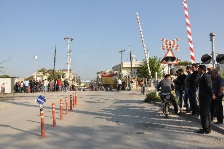 Tarsus’ta hemzemin geçitte tren kazası: 1 ölü, 1 yaralı