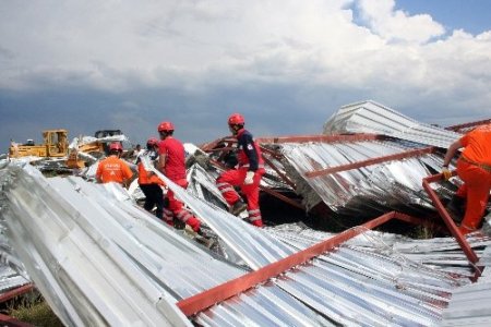 Tarsus’ta hortum: 1 ölü 14 yaralı