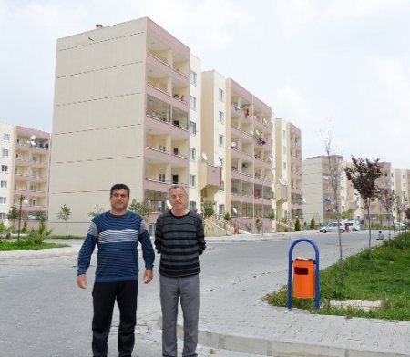 Tarsus’ta TOKİ sakinleri ilgisizlikten şikayetçi