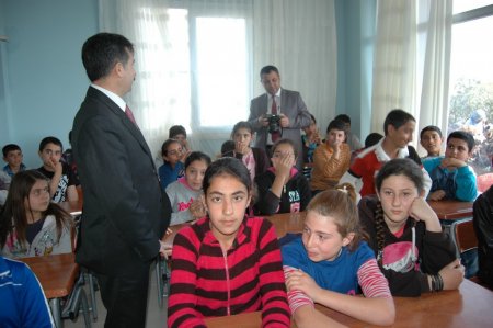 Tarsus'ta Ümit Yaşar Oğuzcan Okuma Salonu açıldı