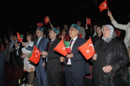 Tarsus'ta yapılan Aznakay Gecesi'nde kardeşlik rüzgarları esti