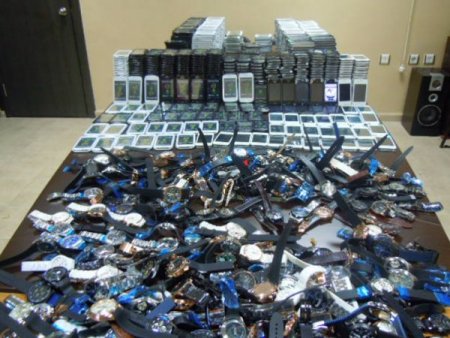 Tarsus'ta yılbaşı gecesi bin 580 adet kaçak cep telefonu ele geçirildi