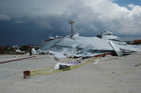 Tarsus'taki hortumda bir işçi öldü, 14 kişi yaralandı (2)