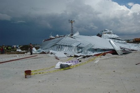 Tarsus'taki hortumda bir işçi öldü, 14 kişi yaralandı (2)