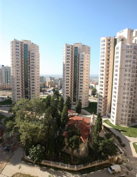 Tartışılan Doğanbey konutları sakinleri evlerine taşınmaya başladı