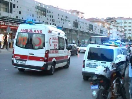 Tartışma kavgaya dönüştü, bir kişi bacağından yaralandı