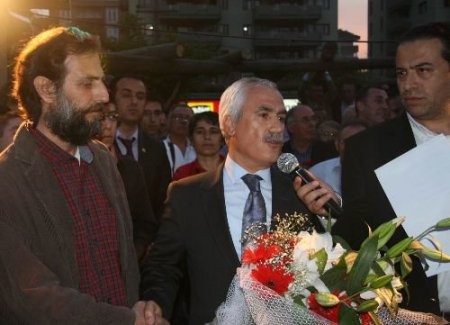 Tartışmalı Deniz Gezmiş Anıtının Açılışında Devrimciler İçin Saygı Duruşundu Bulunuldu