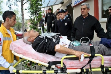 Tartıştığı genç tarafından bıçaklandı