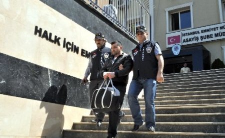 Tartıştığı üvey babasını öldürdü