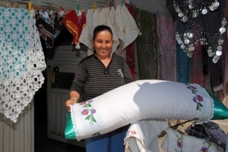 Taşağıl örmeleri turistlerin misafir ağırlama odalarını süslüyor