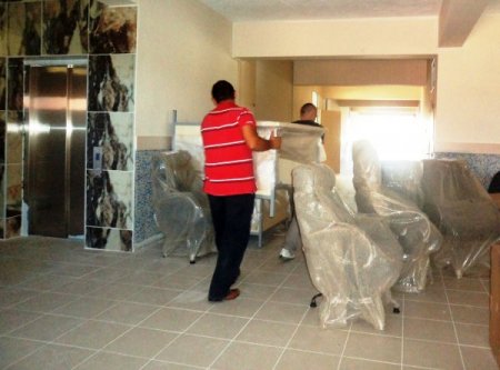 Tasarruf için ödeneği kullanmadılar, demirbaşları sırtlarında taşıdılar