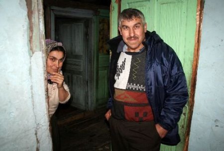 Taşçılı Köyü Sakinleri, 5 Kişilik Aile İçin Ev Yaptırdı