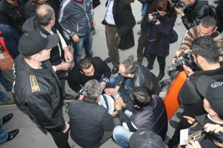 Taşeron maden işçileri sendikalı olmak için eylem yaptı