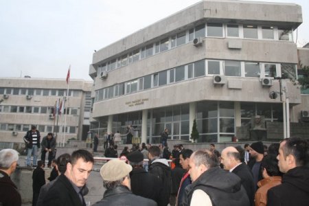 Taşeron maden işçileri sendikalı olmak için eylem yaptı