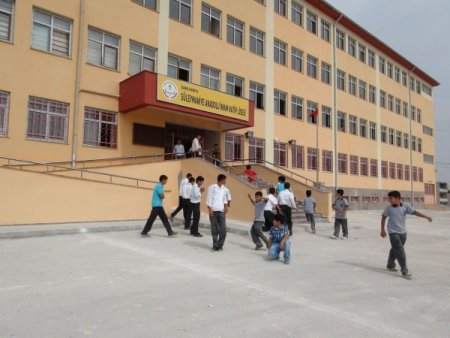 Taşıma suyla eğitim görüyorlar