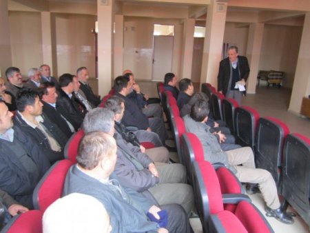 Taşımalı eğitimde görevli servis şoförlerine 'iletişim' semineri