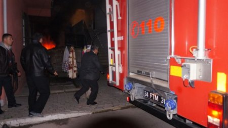 Taşındığı gün evi yandı