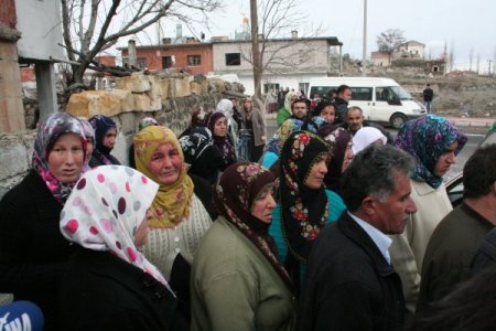 Taşındıkları gün sobadan zehirlendiler: 3 ölü