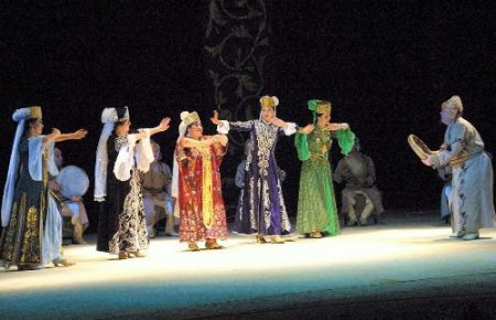 Taşkent'te Defli Konser Büyüledi