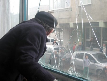 Taşlanan Derneği Ziyaret Eden Sevigen: Birilik Ve Beraberliğimizi Bozamayacaklar