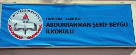 Taşyürek: Tarihçi Beygu'nun okul tabelasındaki isim hatası düzeltilsin