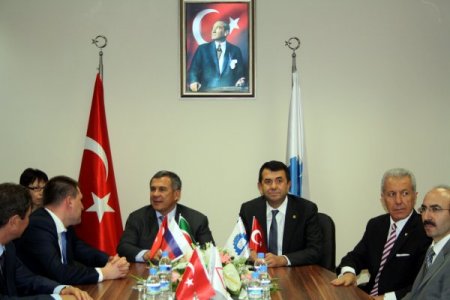 Tataristan Cumhurbaşkanı, hediye edilen bıçağın parasını ödedi