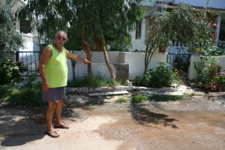 Tatil Beldesinde Foseptikten Akan Pis Su, Sağlığı Tehdit Ediyor