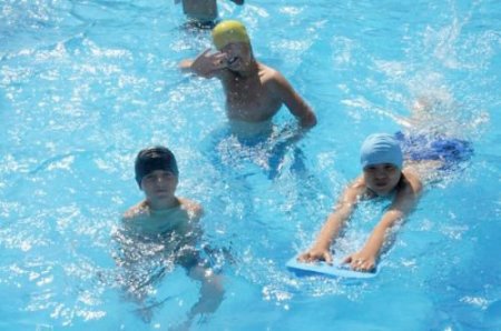 Tatilde Öğrenciler Okullarda Kurulan Havuzlardan Yararlanıyor