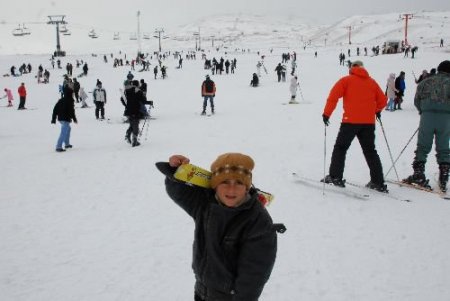 Tatili Fırsat Bilen Kayak Severler Eciyes'e Akın Etti