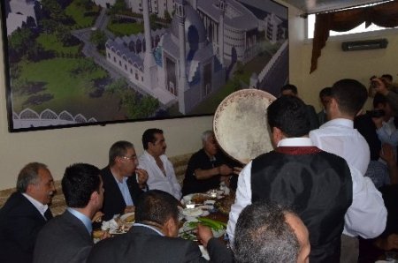 Tatlıses: Vicdanın, imanın yoksa Allah’ın huzuruna gitme