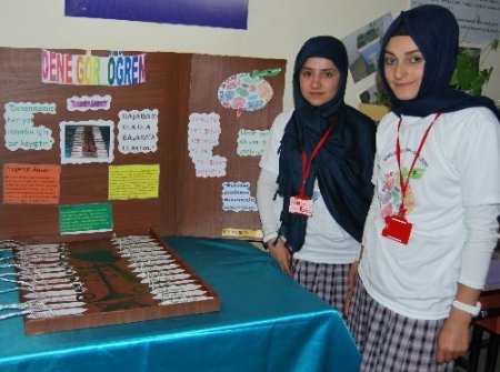 Tatvan Anadolu İHL öğrencilerinden bilim fuarı