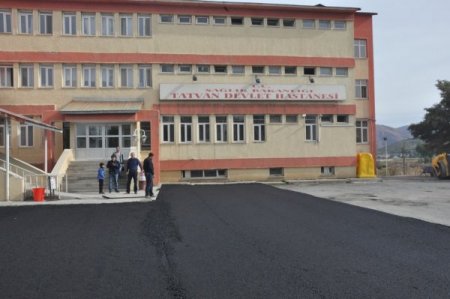 Tatvan Devlet Hastanesi’nin çevre düzenlemesi yapıldı