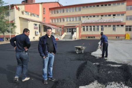 Tatvan Devlet Hastanesi’nin çevre düzenlemesi yapıldı