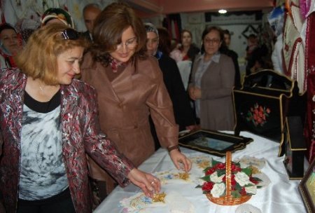 Tatvan Halk Eğitimi Merkezi yılsonu sergisini açtı