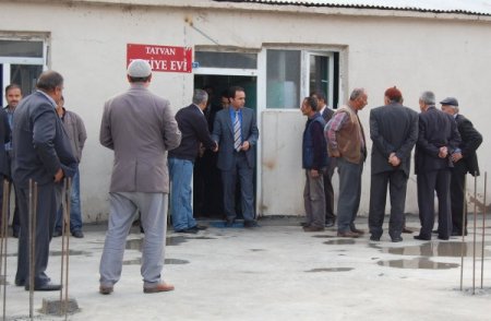 Tatvan Kaymakamı, ilçedeki taziye evlerini gezdi