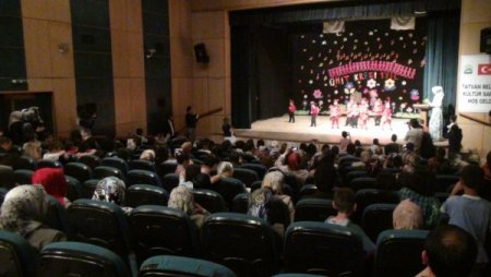 Tatvan Özel Ümit Kreşi'nden Yıl Sonu Gösterisi