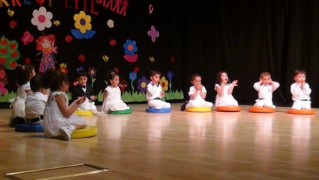 Tatvan Özel Ümit Kreşi'nden Yıl Sonu Gösterisi