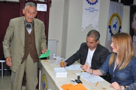 Tatvan TSO'da Bilal Dağdağan güven tazeledi