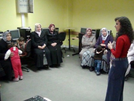 Tatvan’da ailelere 'Aile İçi Eğitim' kursları veriliyor