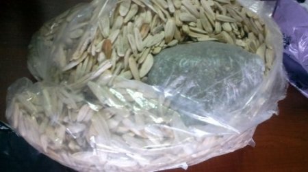 Tatvan’da ay çekirdekli esrar sevkiyatı