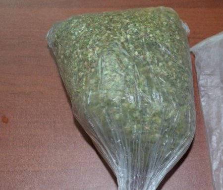 Tatvan’da ay çekirdekli esrar sevkiyatı