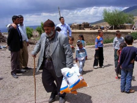 Tatvan'da Bakıma Muhtaç 420 Kişiye Her Ay Asgari Ücret Ödeniyor