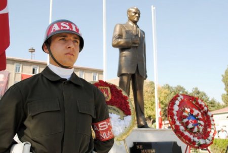 Tatvan’da Gaziler Günü kutlandı